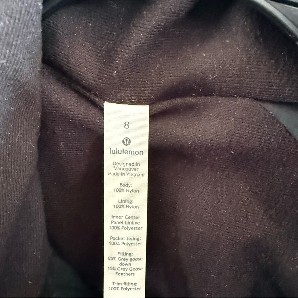 lululemon Athletica Black pack it down jacket. Size 8 - Picture 2 of 7